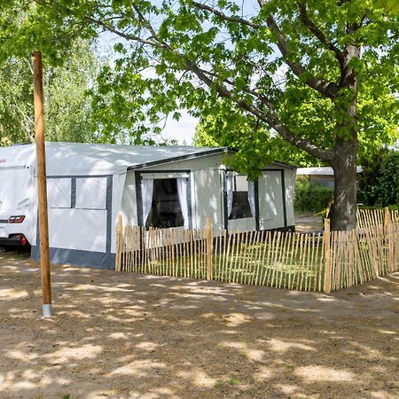 Camping & Erlebnis Resort Jersleber See - Jersicamper Mit Seeblick Jersleben Экстерьер фото